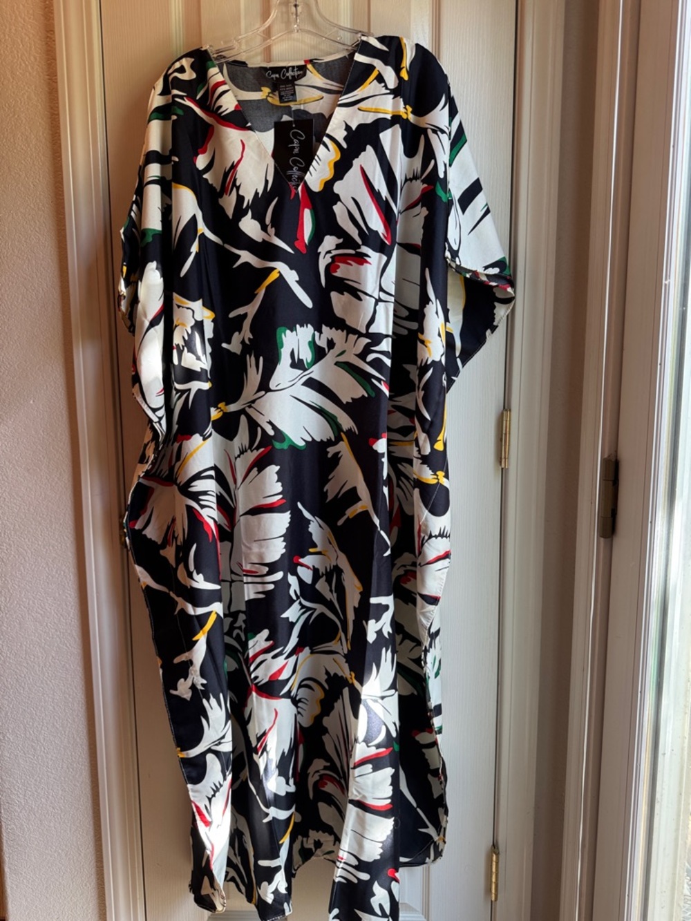 NWT CAPRI COLLECTION MULTI-COLOR ABSTRACT LEAF PRINT CAFTAN ONE SIZE - Picture 2 of 6